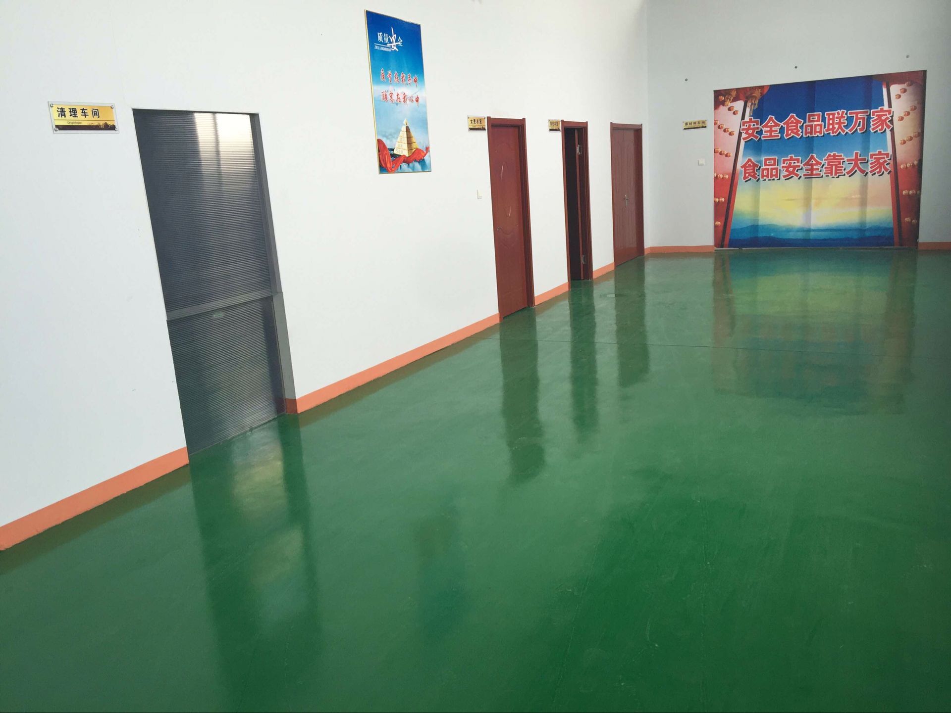 合作社6  配文：厂房内景